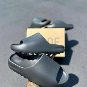 YEEZY SLIDES PALLET 24 YEEZY SLIDES PALLET - Image 6
