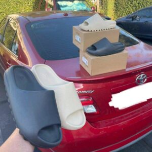 YEEZY SLIDES PALLET 26 YEEZY SLIDES PALLET - Image 8