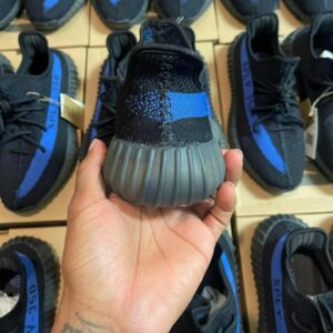 YEEZY SHOES PALLET - Image 11
