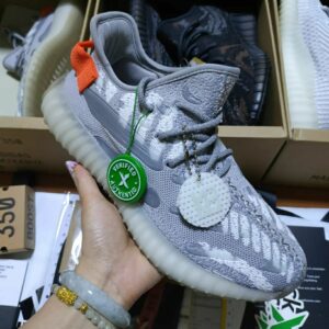 YEEZY SHOES PALLET - Image 9
