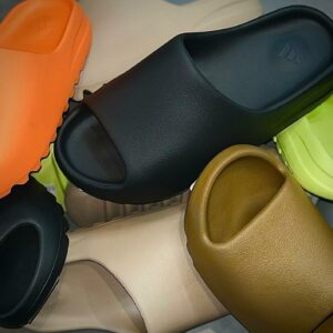 YEEZY SLIDES PALLET 33 YEEZY SLIDES PALLET - Image 15
