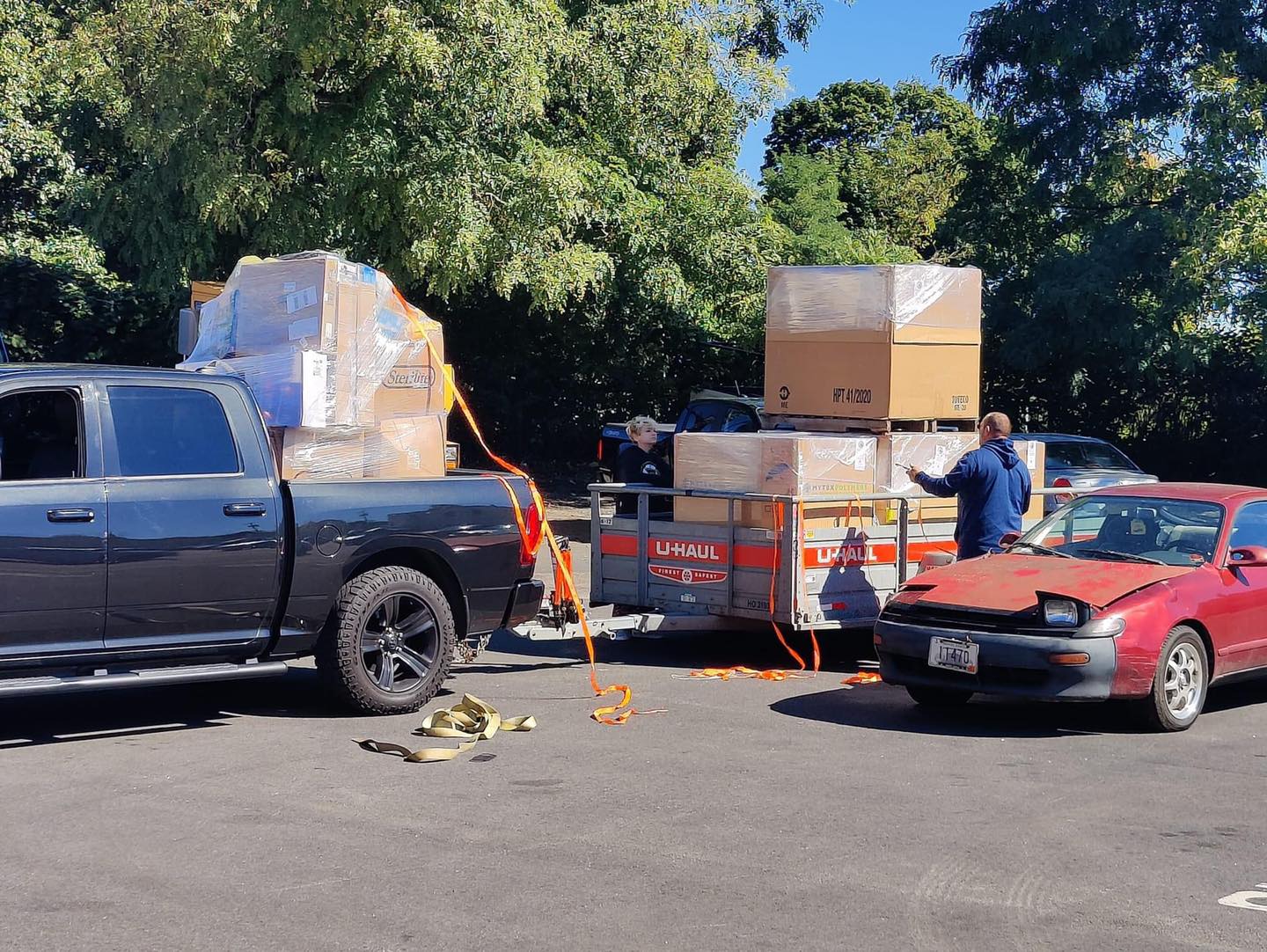 About Us 10 pallets liquidation