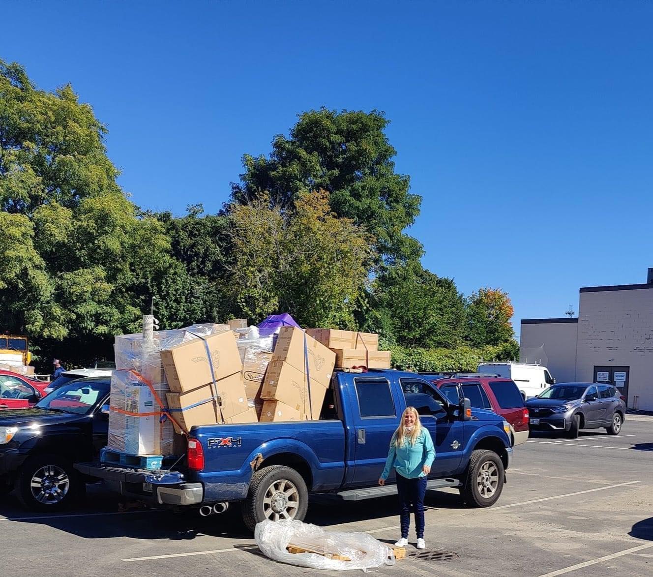 About Us 9 pallets liquidation