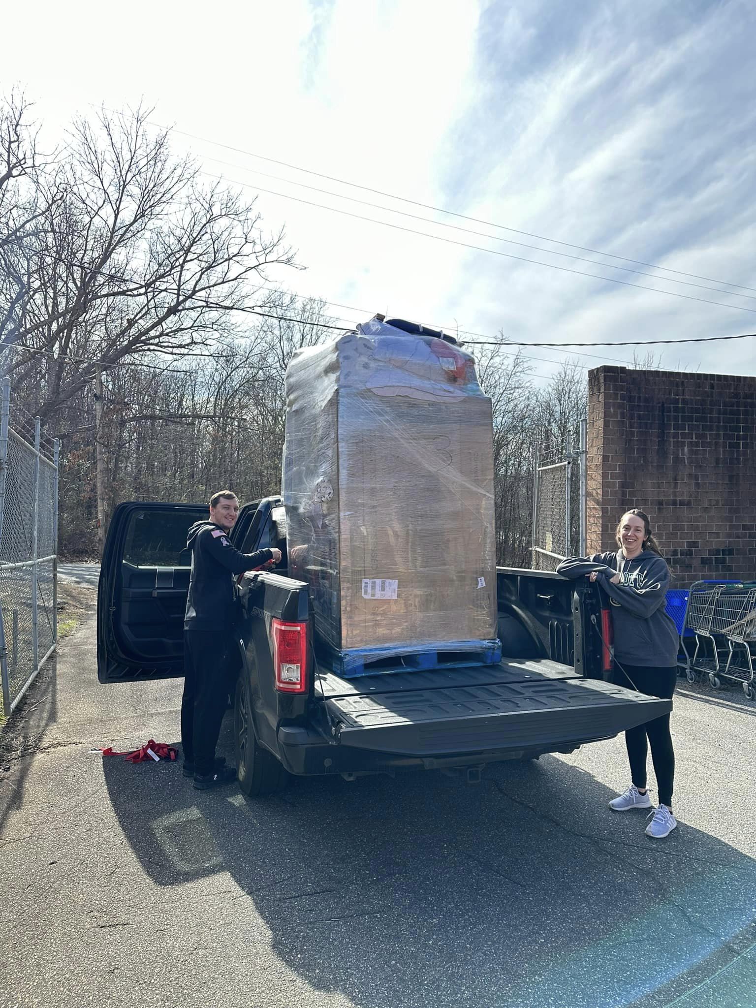 About Us 8 pallets liquidation